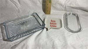 Assorted small glass kitchen pieces
