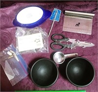 assorted kitchen items, pampered chef star