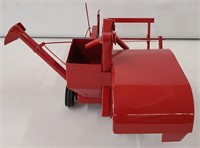 IHC Custom Pull-type Combine - red reel