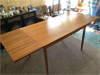 Vtg teak, wood expandable, leafs table