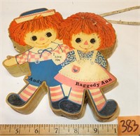 1975 Raggedy Ann and Andy Transistor Radio