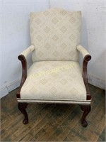 UPHOLSTERED CHAIR