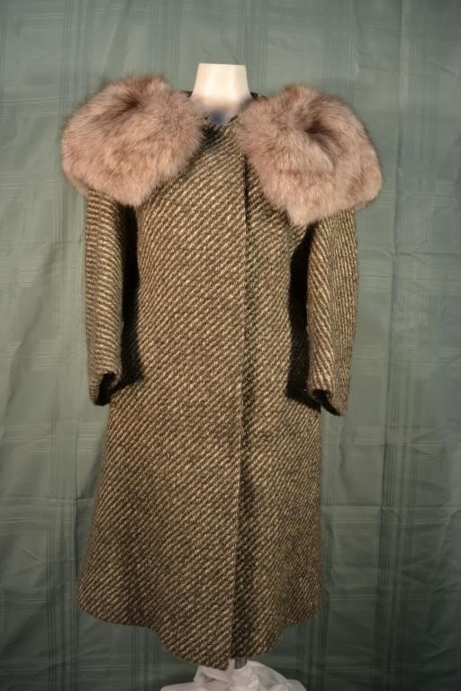 Vintage wool long coat with fur collar/hood
