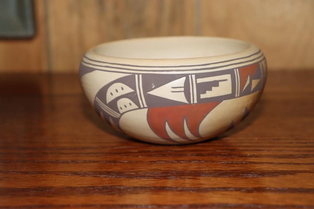 Southwestern Native American Hopi Pottery bowl by