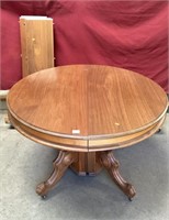 Mahogany Dining Table With Five Chairs And Four