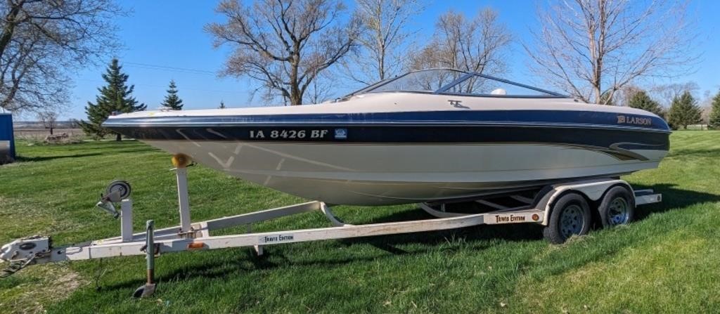 2000 Larson Boat, 13 passenger, Volvo 5.7GS motor