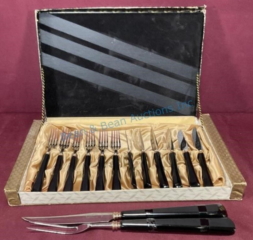 Carving set with forks and knives