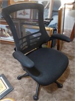 Rolling Swivel Office Arm Chair