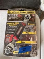 Tiger wrench