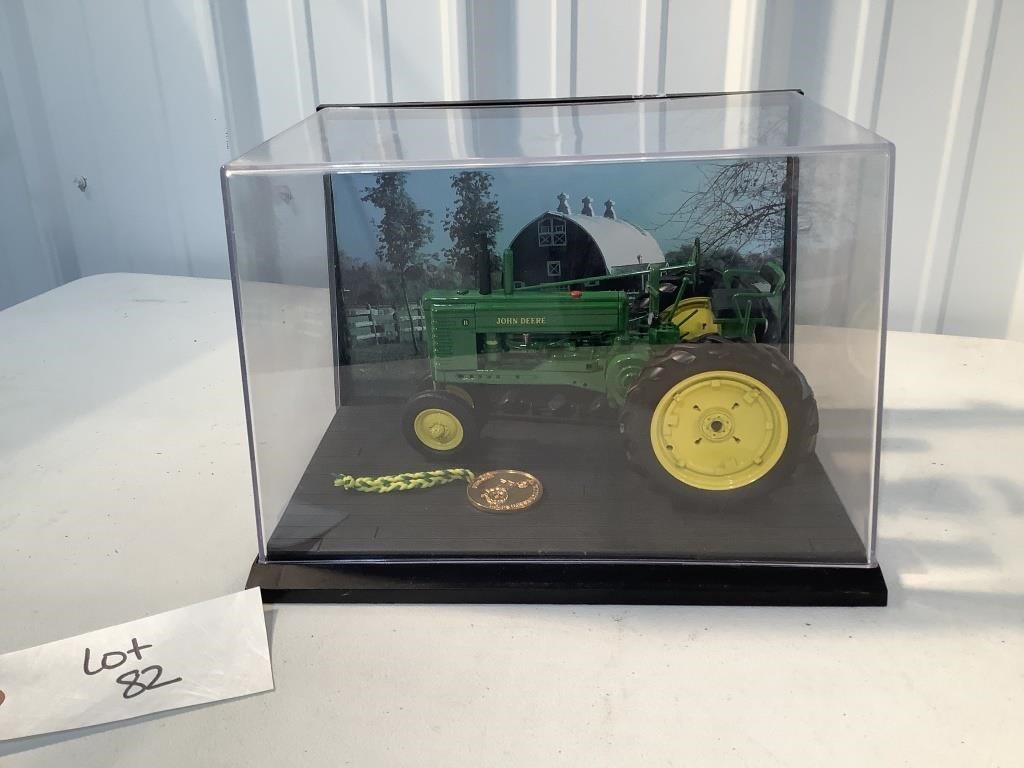 John Deere B Toy Replica with Medallion