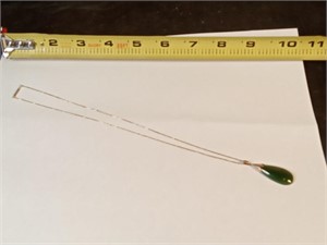 14K & jade pendant necklace 17"long