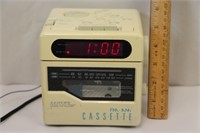 Vitnage AM/FM Cassette Alarm Clock