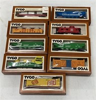 Lot of 9 Tyco HO Scale Train Cars