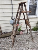 6 ft folding ladder