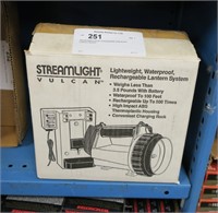 Streamlight Vulcan rechargeable waterproof