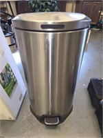 Stainless steel trashcan