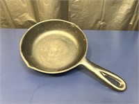 No. 3 Iron Skillet 6 5/8 in.