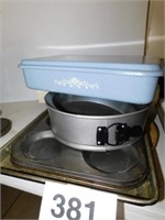 Baking pans: blue 9x13 with lid - 10x13 - 9x13 -