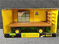 1:16 John Deere Hay Wagon