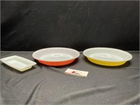 Pyrex Pie Plates and Butter Dish Bottom