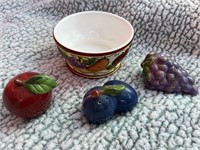 Sonoma Bowl & Fruit Shakers