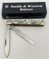 Smith & Wesson Small Doctors Abalone Folding