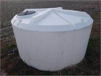 1050 Gallon Water Tank