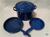 Blue Enamel. Frying pan (72). Pot with lid (3)