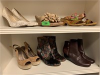 VERY LARGE LOT OF LADIES SHOES & RACK 8.5