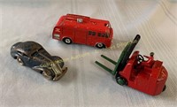(3) Dinky & Schuco toys, jouets