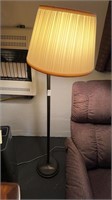 Stand up metal lamp