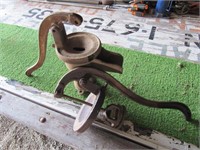 pitcher pump & parts(missing parts)