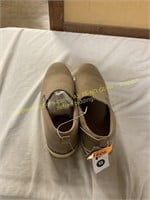 Universal Threads, size 13 men’s shoes
