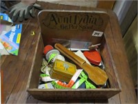 AUNT LYDIA'S BUTTON & CARPET THREAD BOX AND