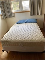 BED WITH HEAD & FOOT BOARD