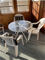 PATIO TABLE W/ 3 WHITE CHAIRS