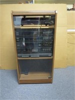 *LP)* Sanyo Stereo Set in Rolling Cabinet -