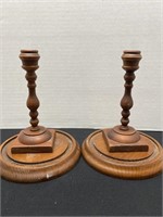 Set of 2 wooden candle holders