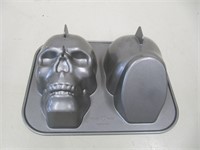 NORDICWARE SKULL CAKE PAN