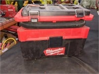 Milwaukee M18 2.5 gal. Wet/dry vacuum, tool Only