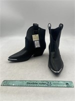 NEW Women’s 8 Boot W/ Sliver Accent