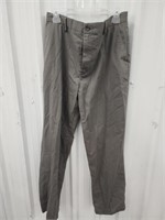 Size 34W x 31L, Amazon Essentials Classic pants