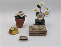 DAISY DÉCOR - AND CARVED MARBLE JEWELRY BOX