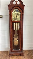 Grandfather clock by Ridgeway, works with key and
