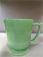 Modern jadeite 1 quart measuring cup