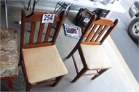 (2) Matching Solid Wood Kitchen Chairs (U233)