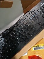 Amazon Basics keyboard matte black wired keyboard