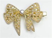 Natural Pearl Butterfly Clip