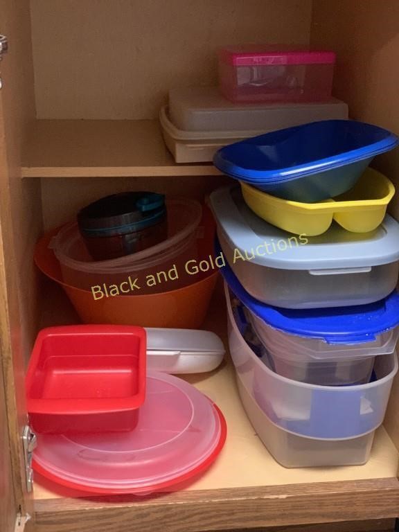 Cabinet of Kitchen Plastic Storage Goods