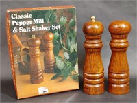 Hardwood Pepper Mill & Salt Shaker 7in Classic Set
